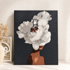 Mulher com flor branca   -  Pintar Números®